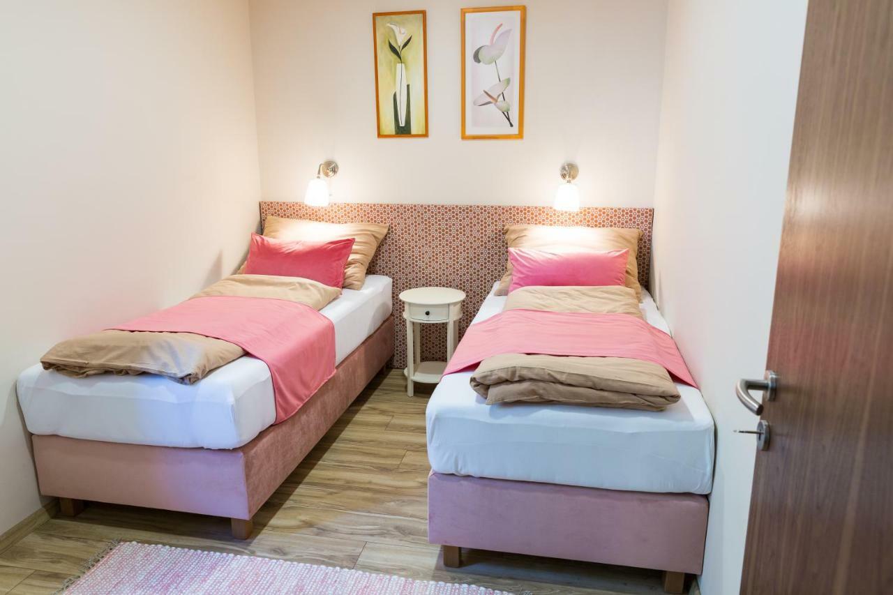 Solegutta Bed and Breakfast Kolárovo Buitenkant foto
