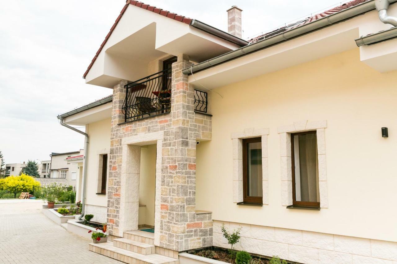 Solegutta Bed and Breakfast Kolárovo Buitenkant foto